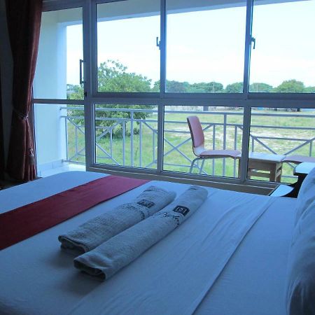 Diplomat Diani Beach Resort Екстер'єр фото