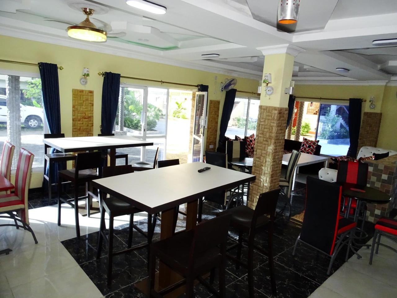 Diplomat Diani Beach Resort Екстер'єр фото