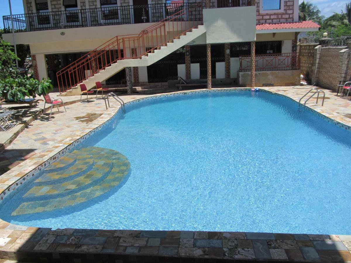 Diplomat Diani Beach Resort Екстер'єр фото