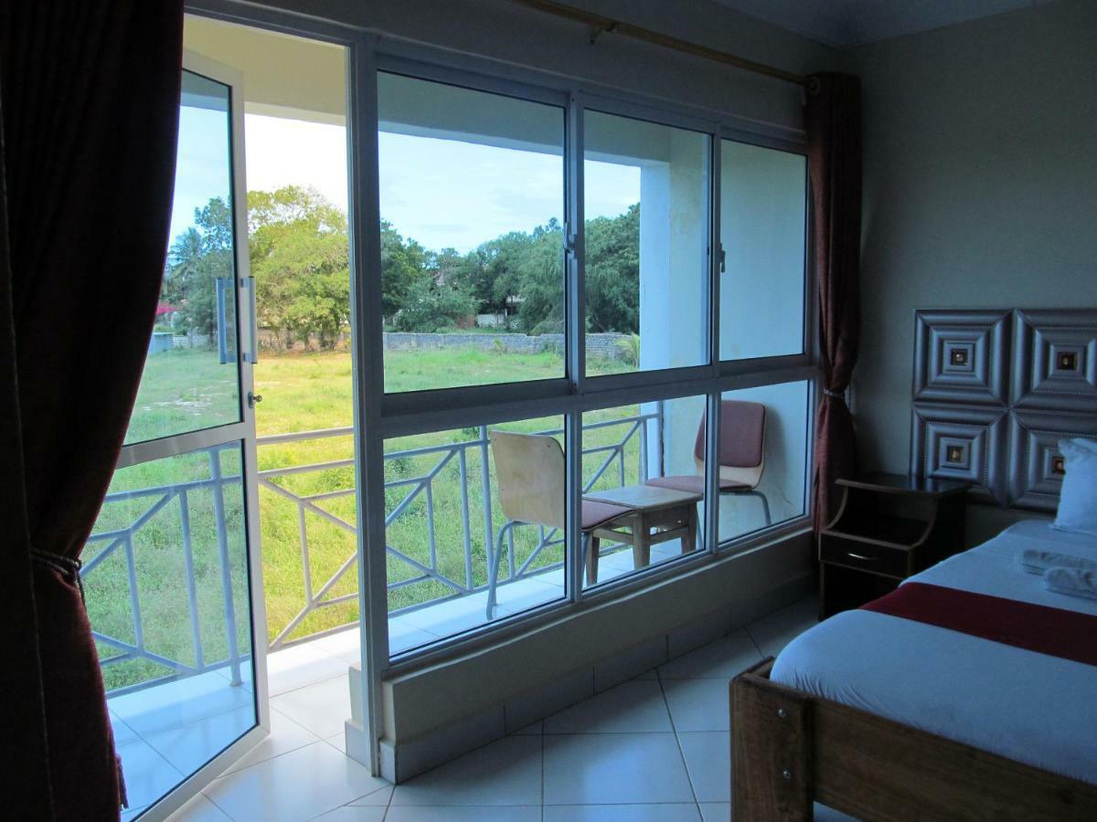 Diplomat Diani Beach Resort Екстер'єр фото